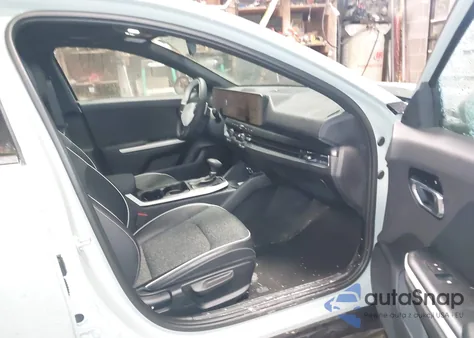 2025 Kia K4 Gt-Line z USA, uszkodzony, nr VIN 3KPFW4DE1SE223213